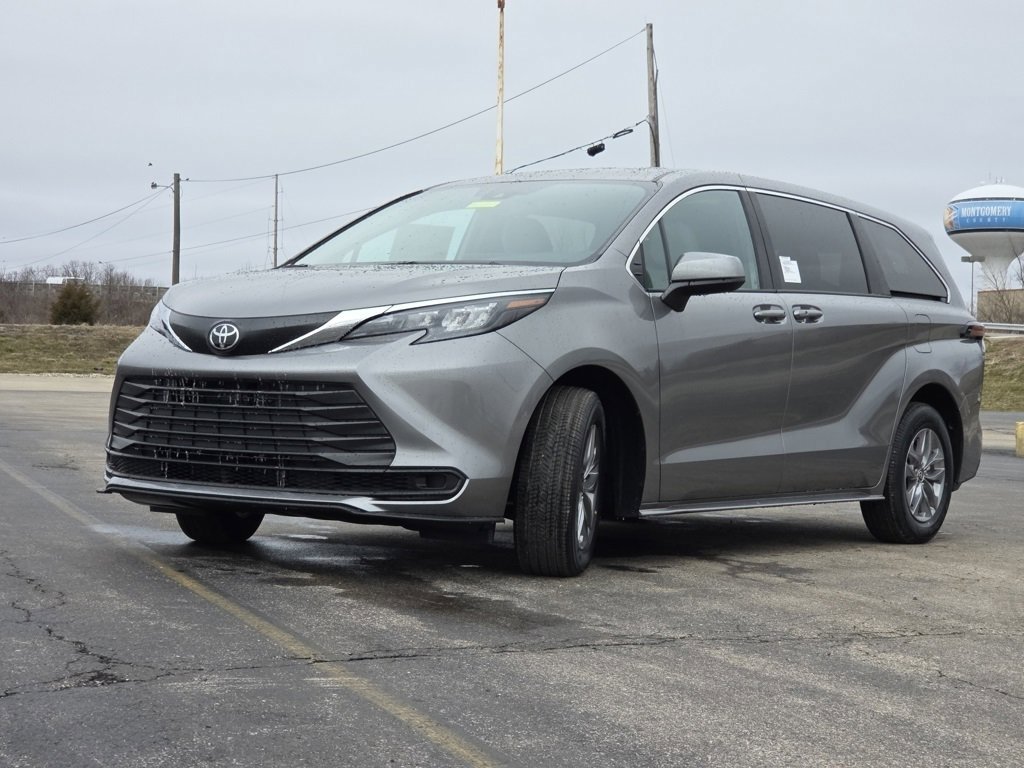 New 2026 Toyota Sienna LE image 17