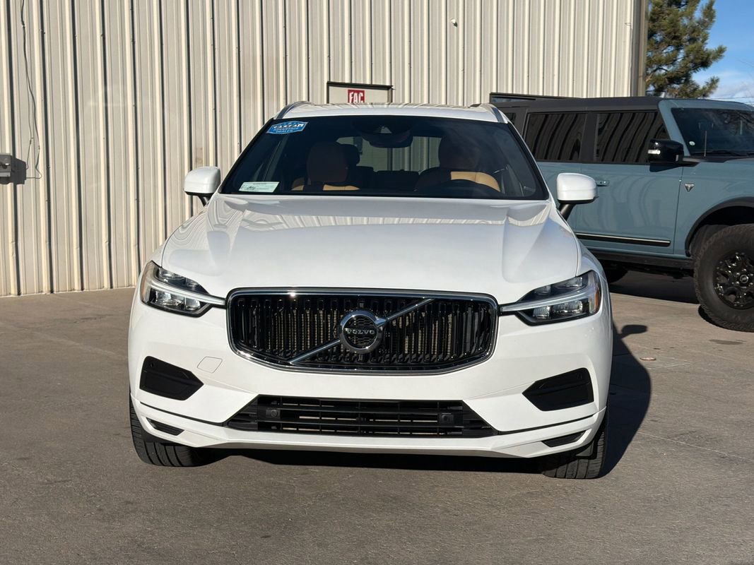 Used 2020 Volvo XC60 T5 Momentum image 2