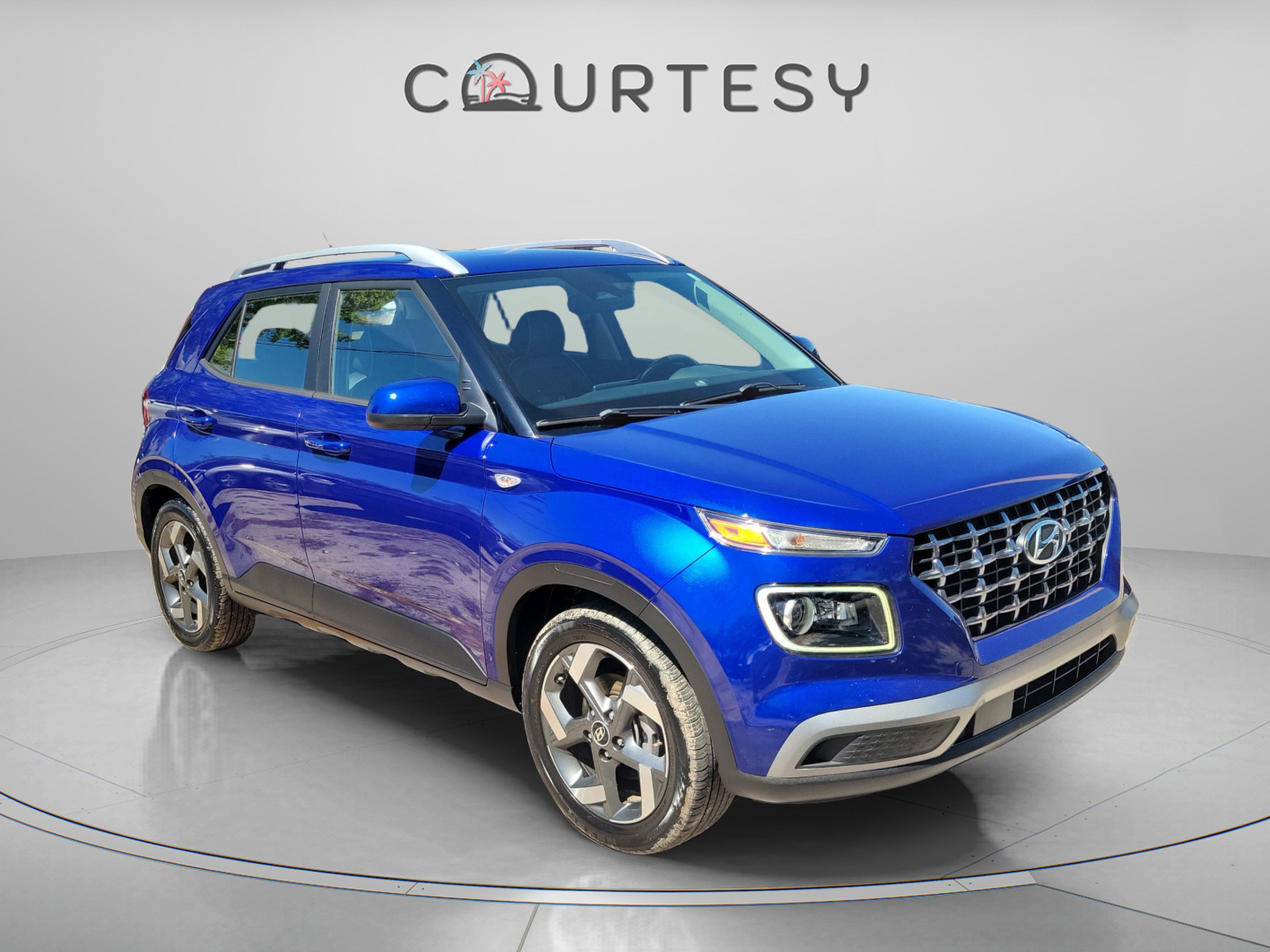 Certified 2023 Hyundai Venue Limited w/ Cargo Package image 4