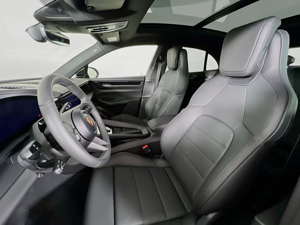 New 2026 Porsche Macan 4 Electric AWD/4WD image 5