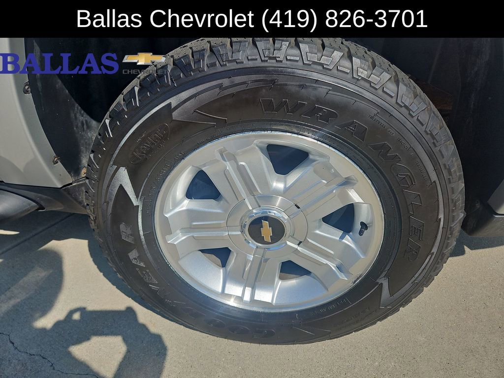 Used 2010 Chevrolet Avalanche LT w/ Luxury Package AWD/4WD image 32