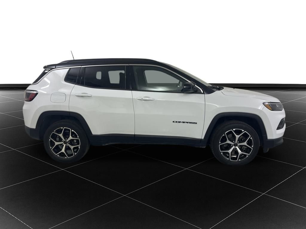Used 2025 Jeep Compass Limited image 6