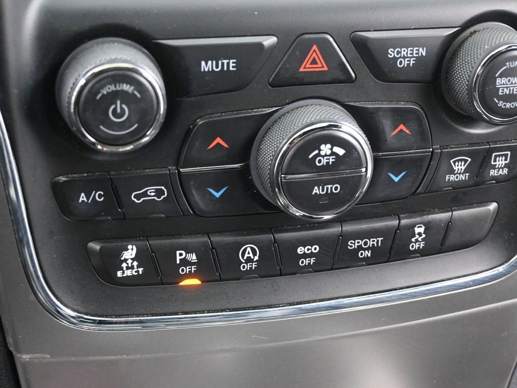 Used 2018 Jeep Grand Cherokee Altitude image 11