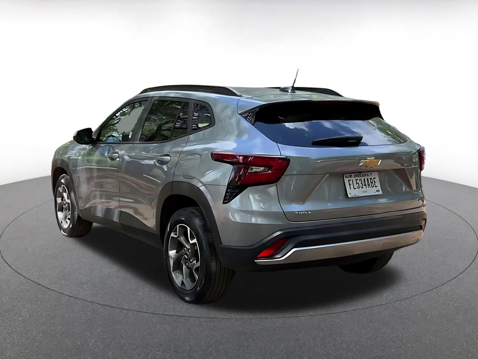 Used 2025 Chevrolet Trax LT w/ LT Convenience Package image 11