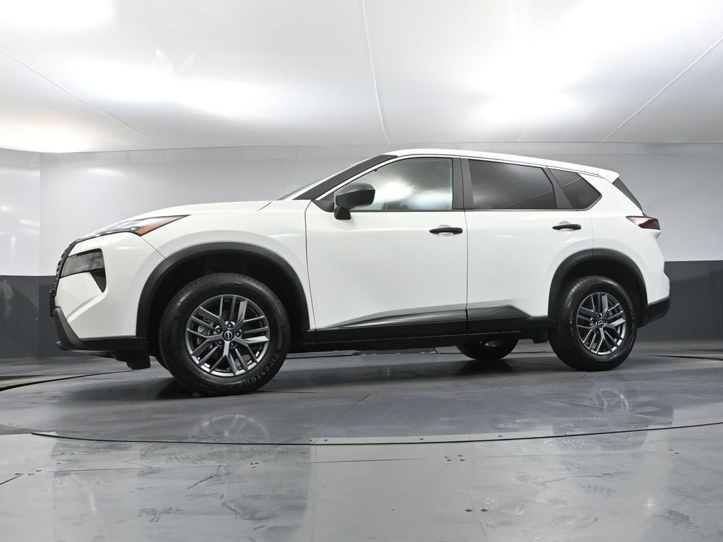 Used 2024 Nissan Rogue S AWD/4WD image 46