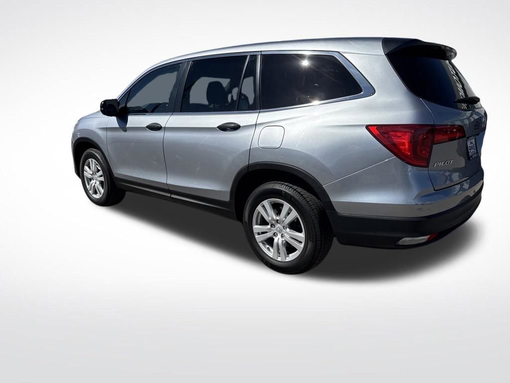 Used 2017 Honda Pilot LX image 3