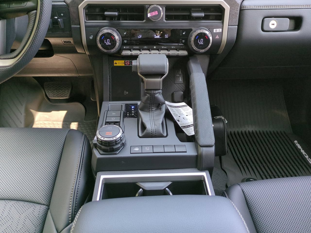 Used 2025 Toyota Tacoma Limited AWD/4WD image 19