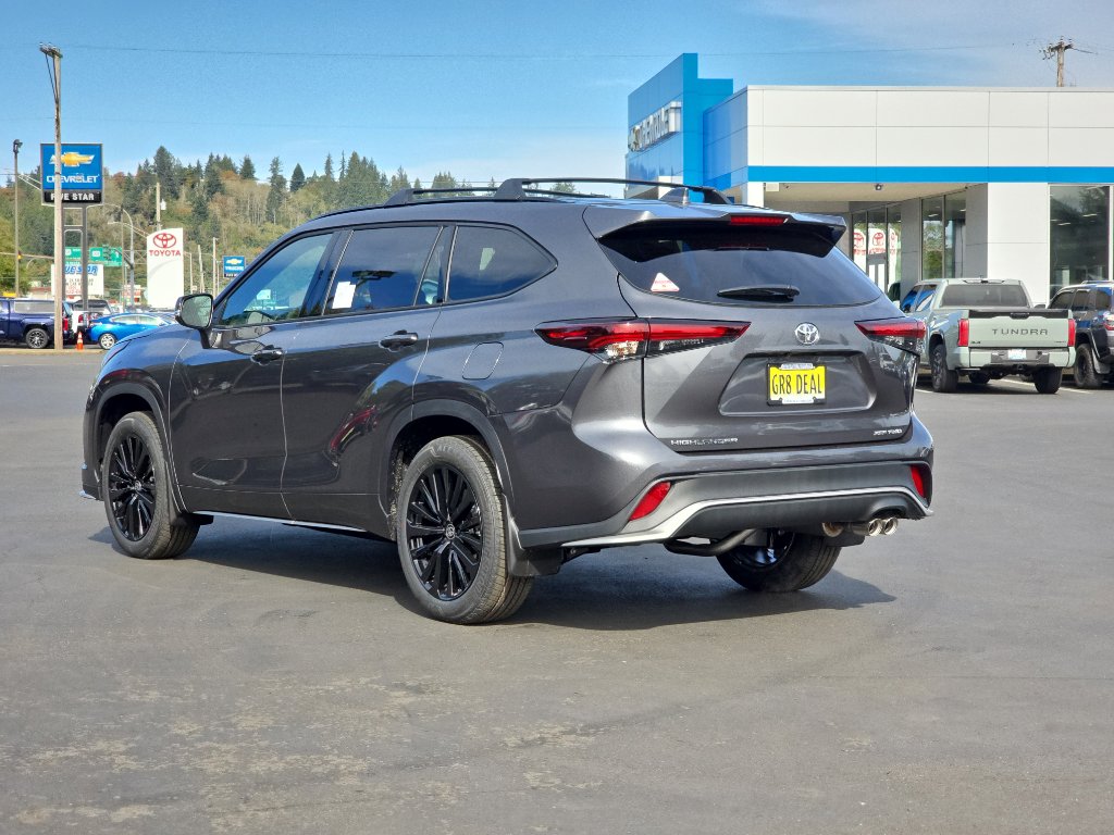 New 2025 Toyota Highlander XSE image 4