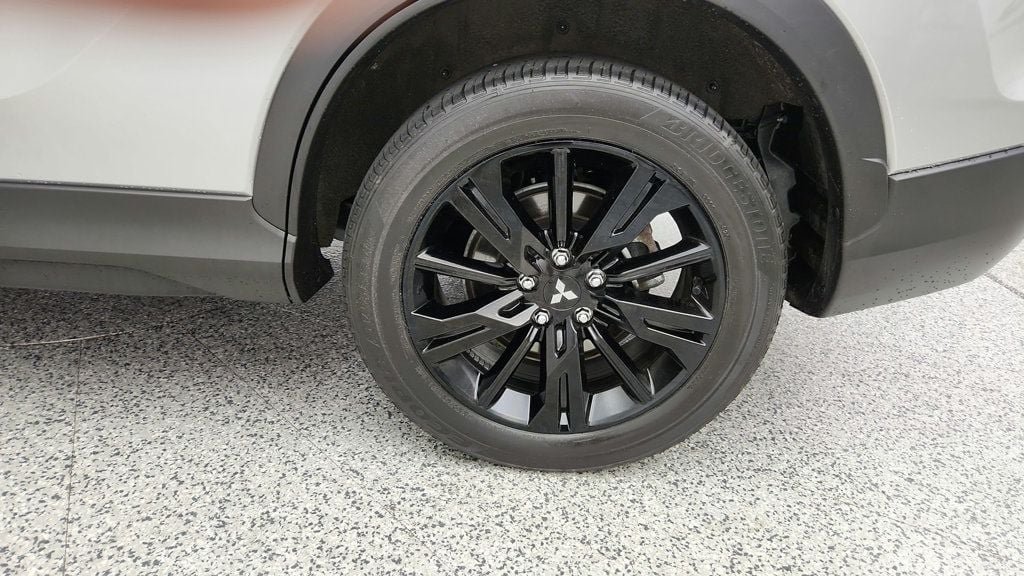 Used 2025 Mitsubishi Eclipse Cross LE AWD/4WD image 9