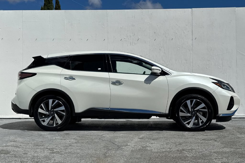Certified 2023 Nissan Murano SL w/ SL Moonroof Package FWD image 2