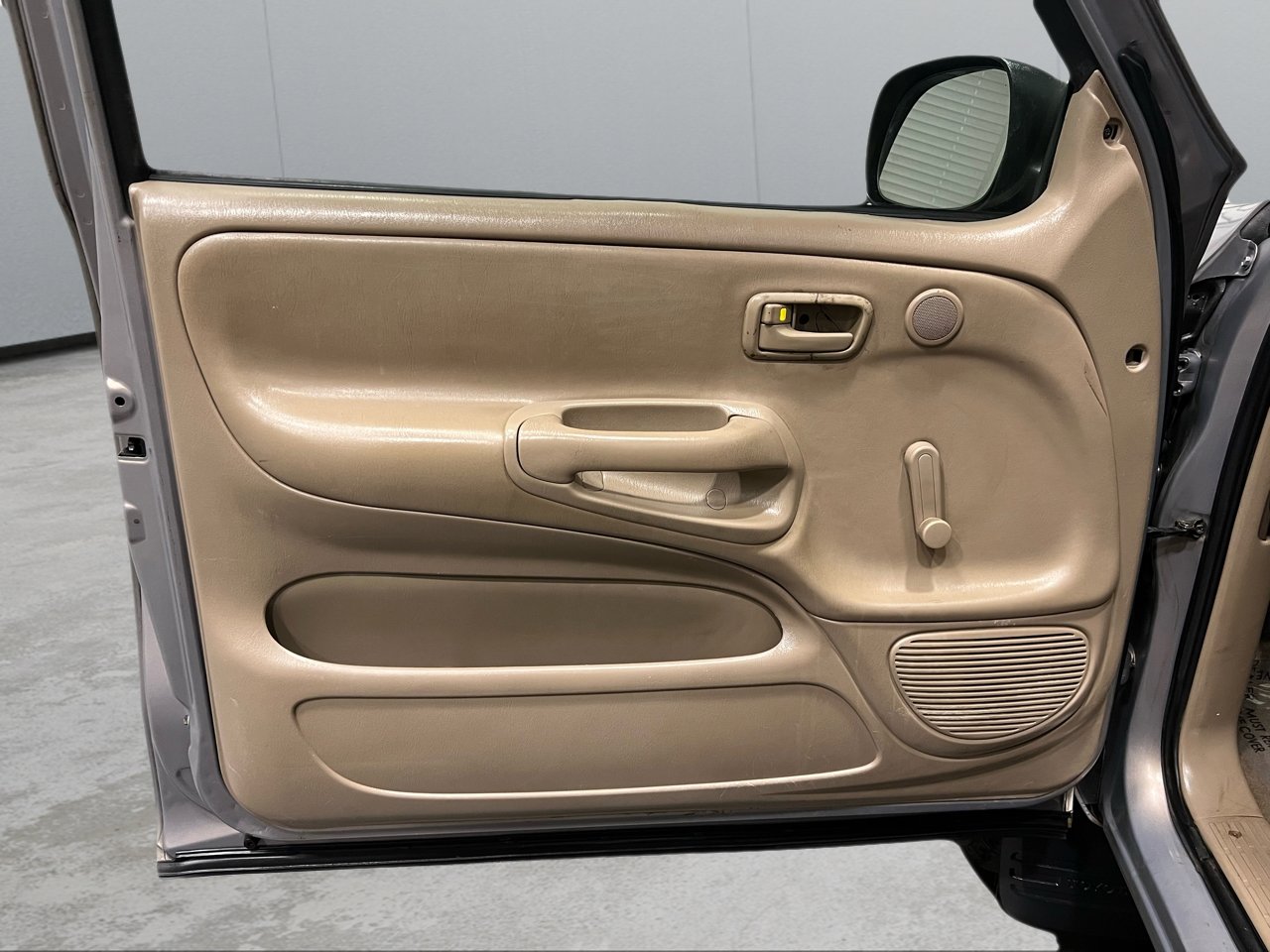 Used 2000 Toyota Tundra 2WD Regular Cab image 23