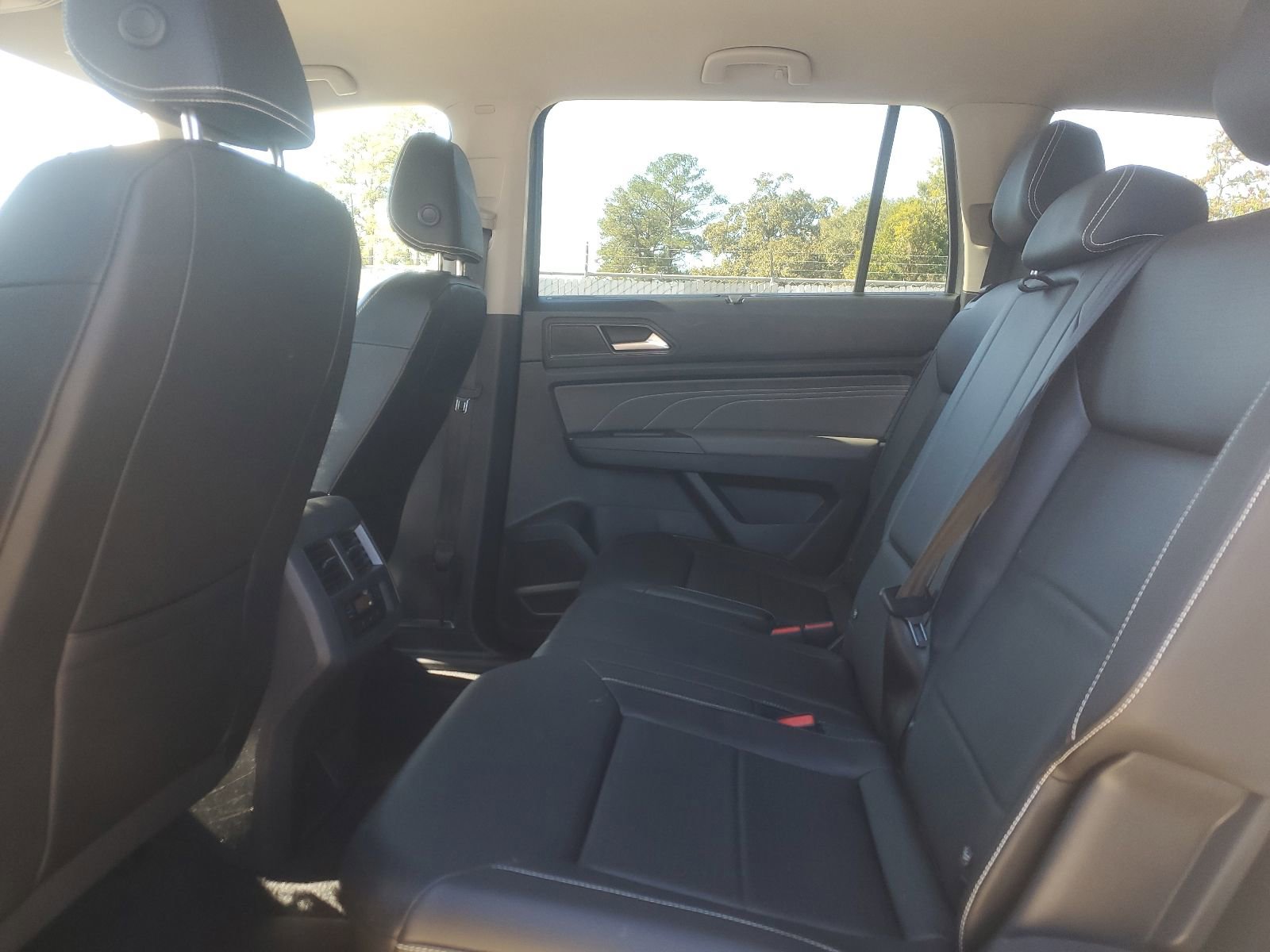 Used 2023 Volkswagen Atlas SE image 12