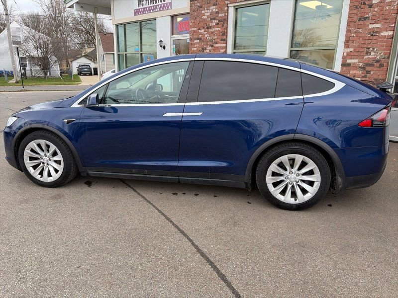 Used 2017 Tesla Model X 100D image 9