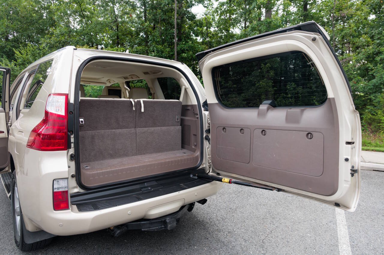 Used 2010 Lexus GX 460 w/ Comfort Plus Pkg AWD/4WD image 33