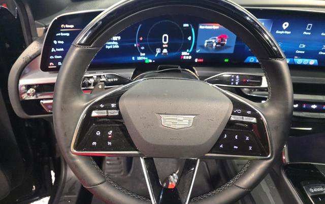 Used 2024 Cadillac Lyriq Sport AWD/4WD image 7
