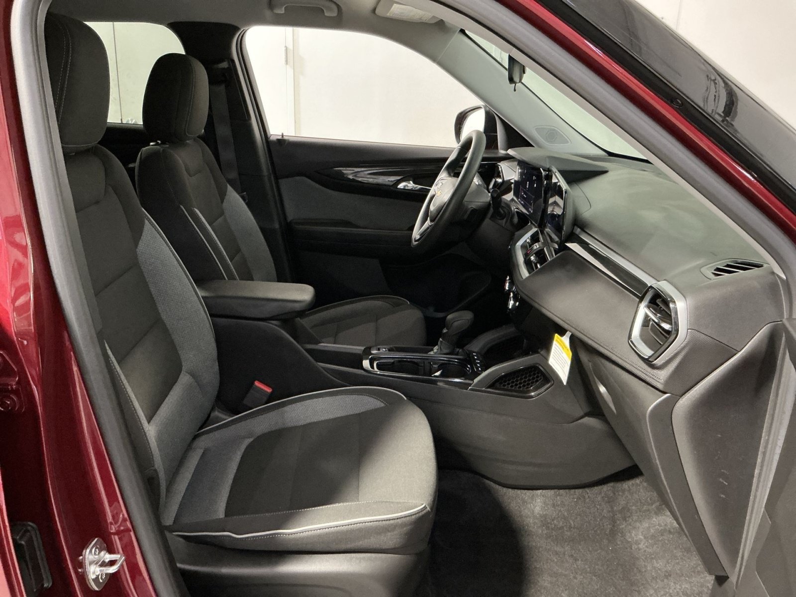 Used 2024 Chevrolet TrailBlazer LS w/ LS Convenience Package AWD/4WD image 25