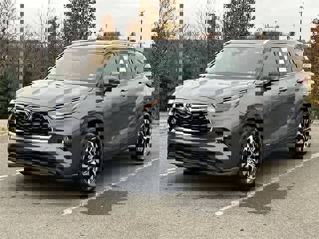 Used 2022 Toyota Highlander XLE