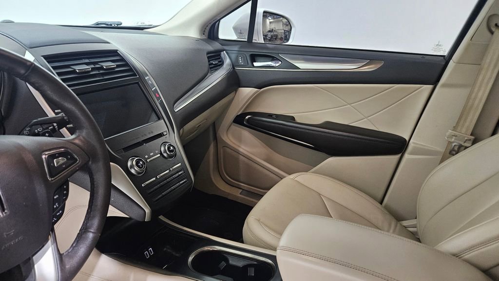 Used 2019 Lincoln MKC Premiere image 38