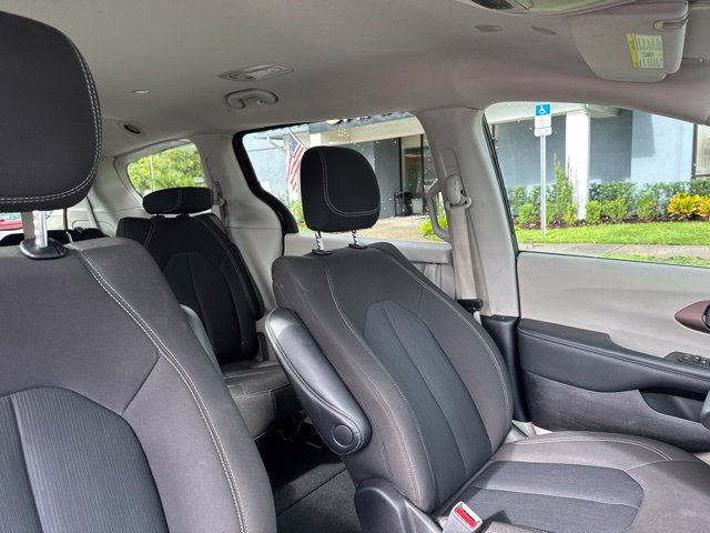 Used 2023 Chrysler Voyager LX FWD image 10