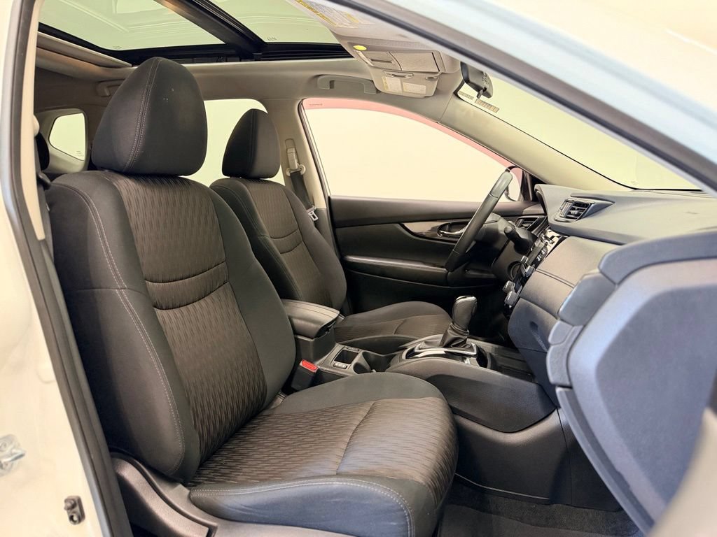 Used 2017 Nissan Rogue SV AWD/4WD image 20