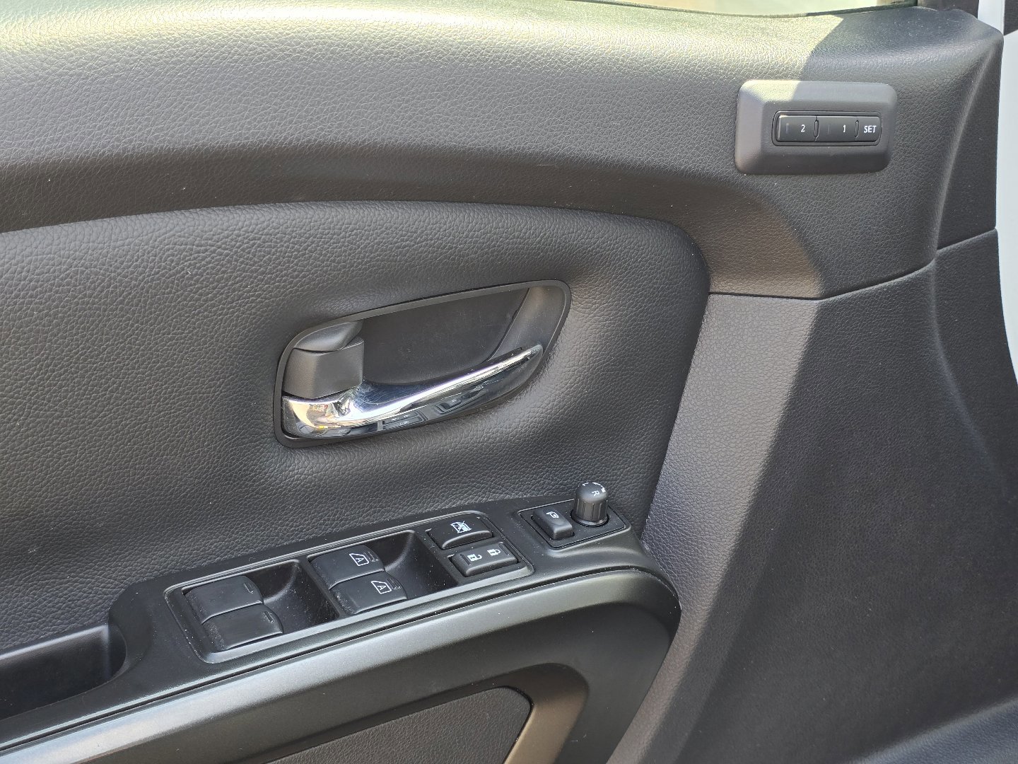 Used 2023 Nissan Titan PRO-4X w/ Pro-4x Convenience Package AWD/4WD image 41