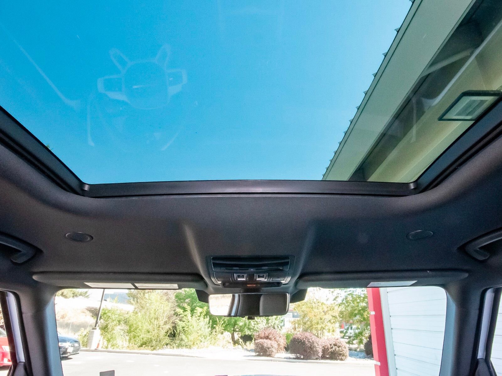 Used 2025 Land Rover Defender 90 S image 48