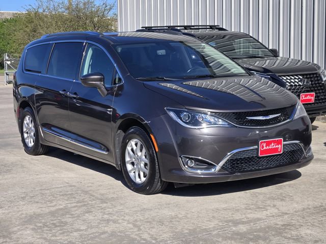 Used 2020 Chrysler Pacifica Touring-L image 6