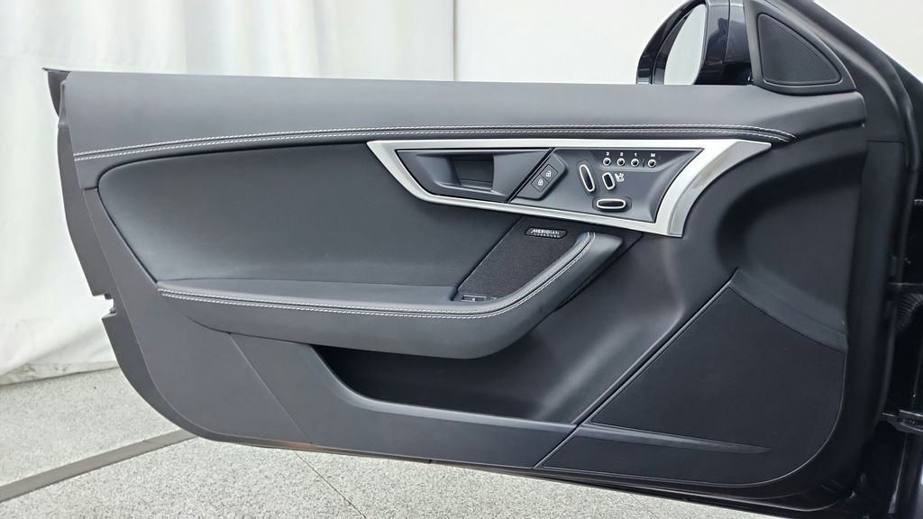Used 2023 Jaguar F-TYPE Coupe image 17