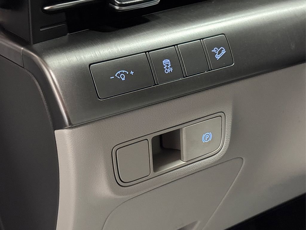 Certified 2024 Hyundai Kona SEL image 32