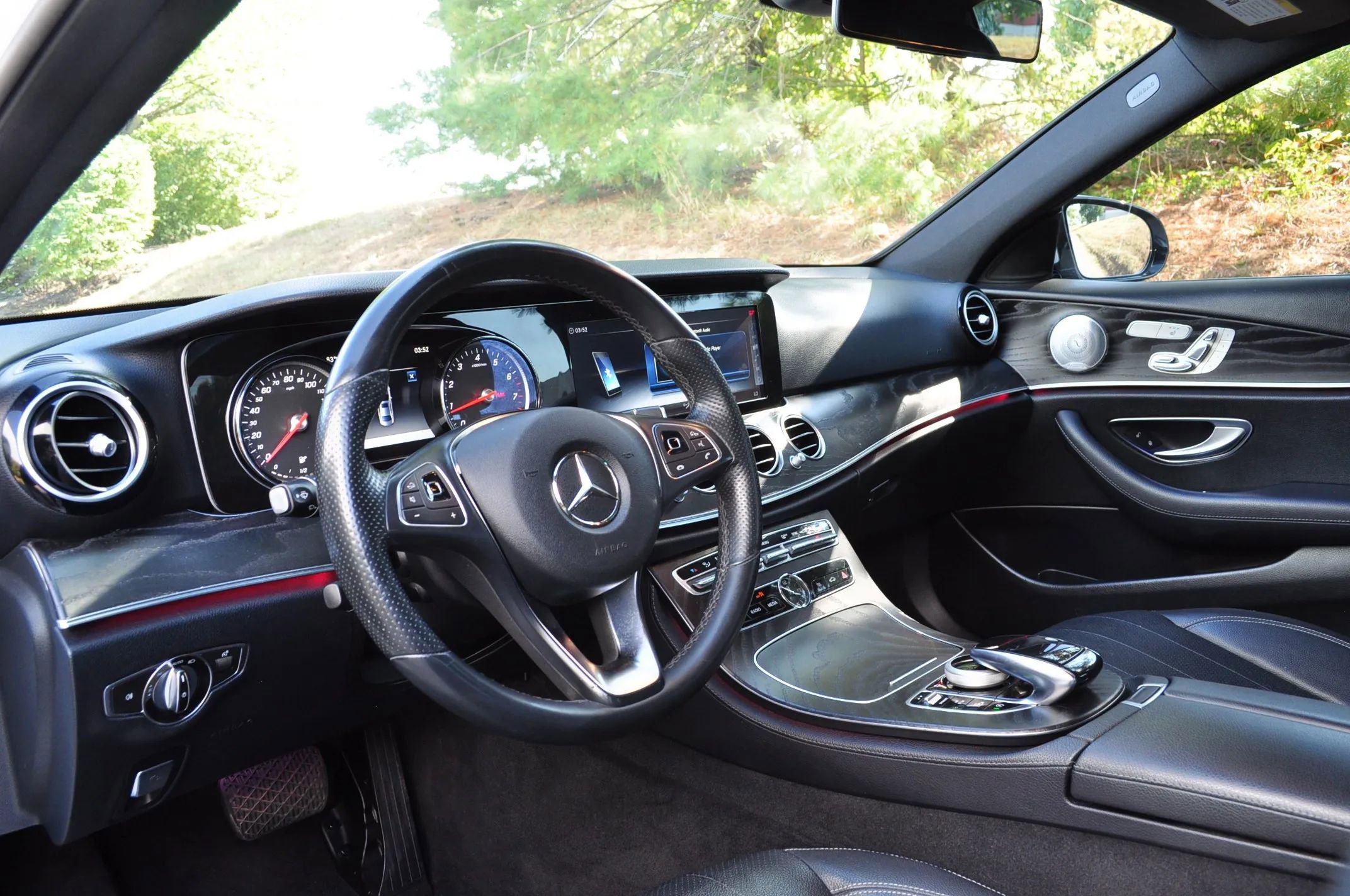 Used 2018 Mercedes-Benz E 300 4MATIC w/ Premium 1 Package image 7