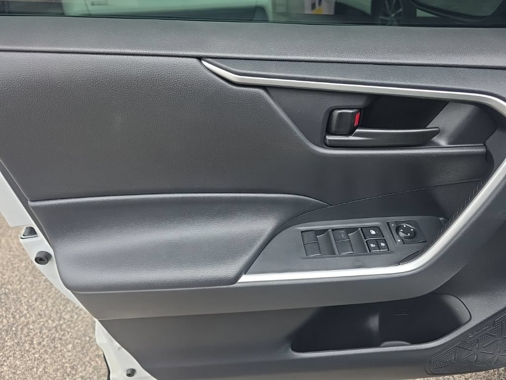 Certified 2024 Toyota RAV4 LE AWD/4WD image 13