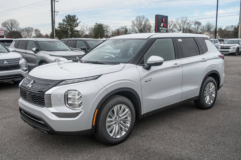 New 2025 Mitsubishi Outlander ES AWD/4WD image 3