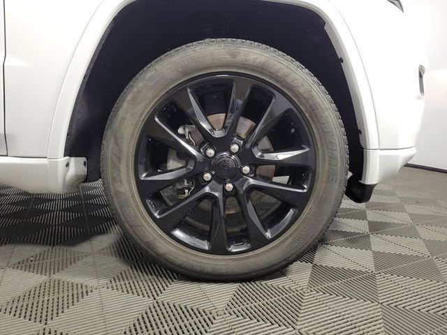 Used 2020 Jeep Grand Cherokee Altitude AWD/4WD image 12