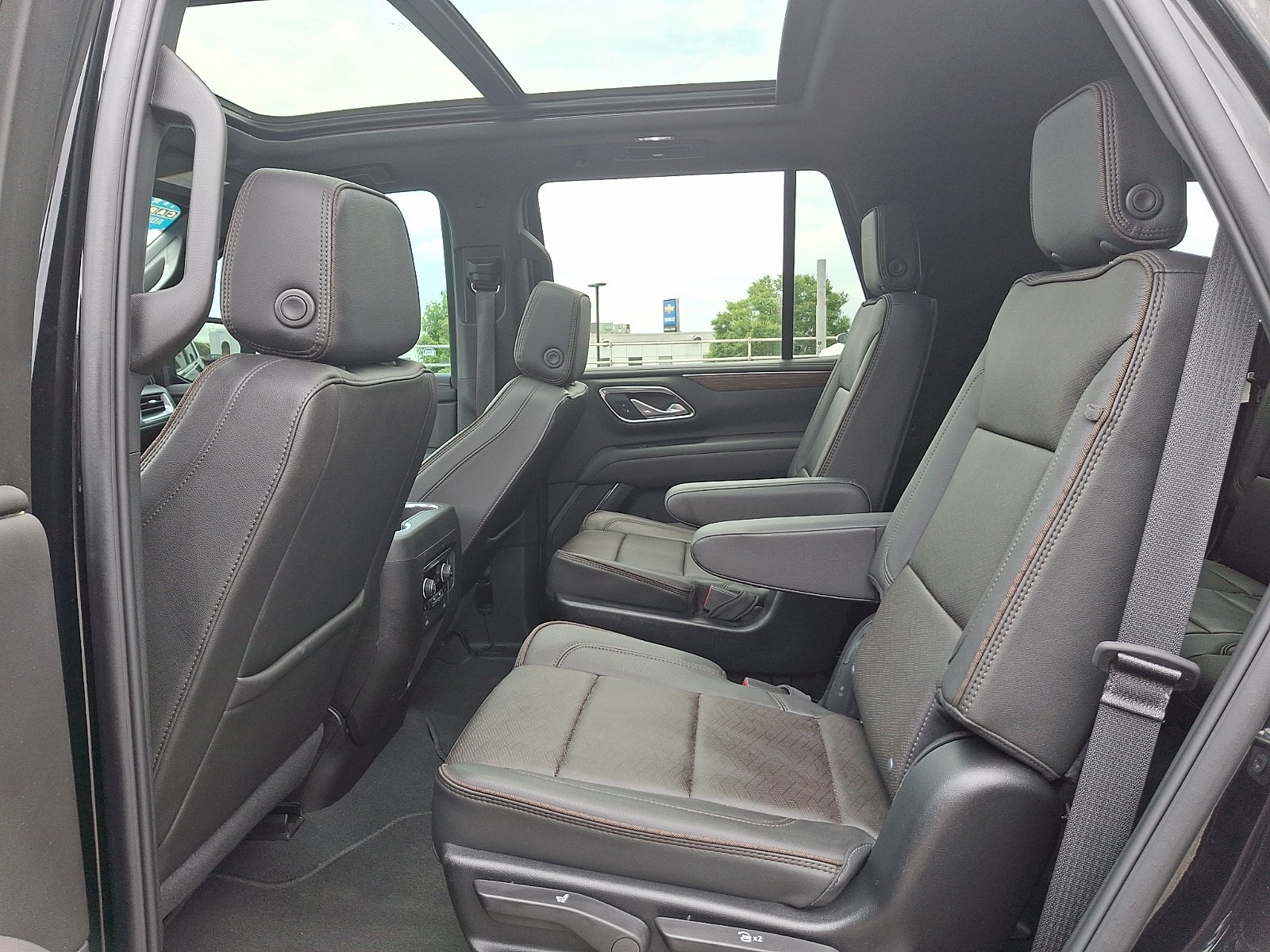 Used 2024 Chevrolet Tahoe High Country w/ Max Trailering Package AWD/4WD image 11
