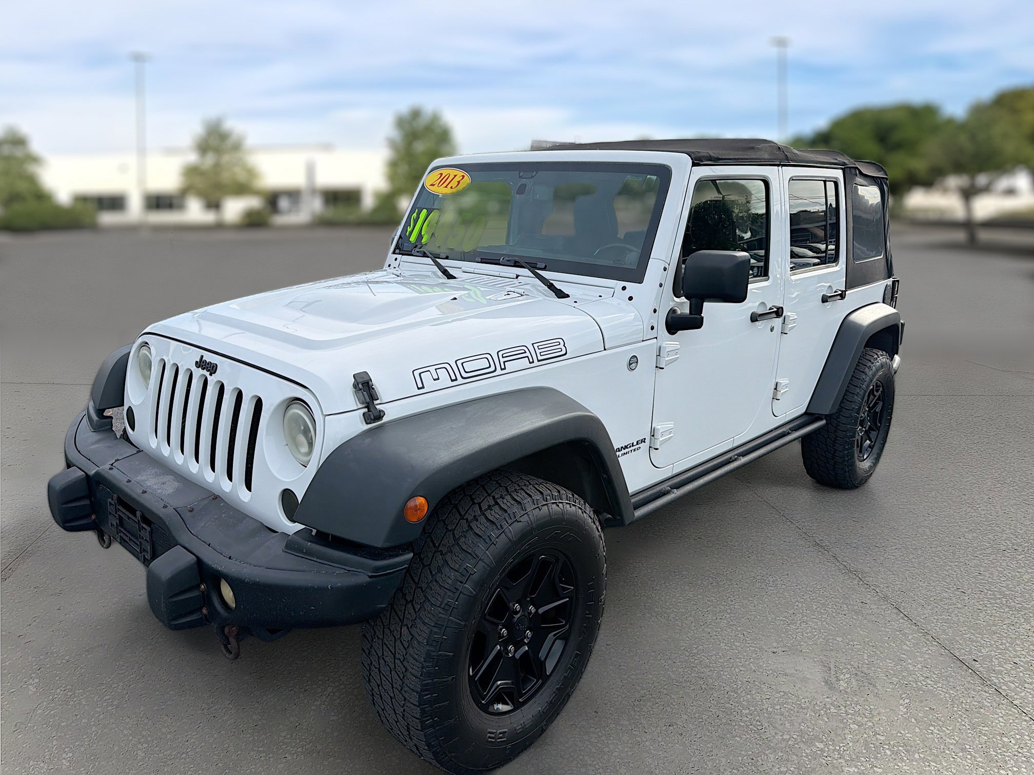 Used 2013 Jeep Wrangler Unlimited Sahara image 3