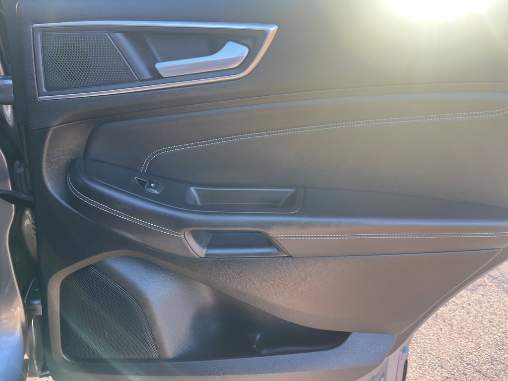 Used 2024 Ford Edge Titanium image 24