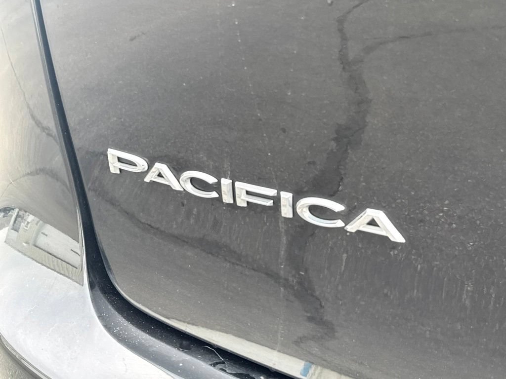 Used 2022 Chrysler Pacifica Limited FWD image 9