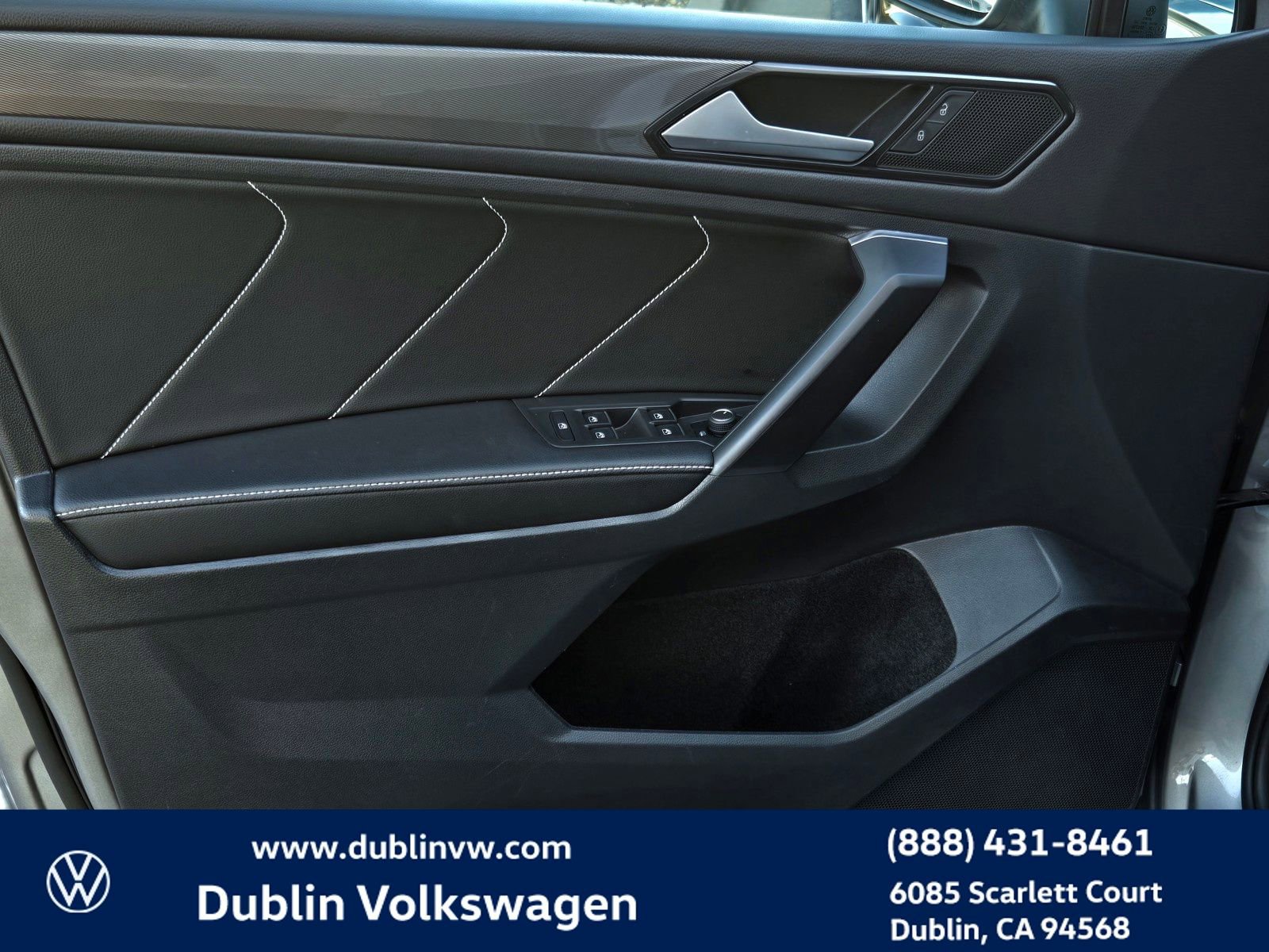 Certified 2022 Volkswagen Tiguan SE w/ Panoramic Sunroof Package image 10
