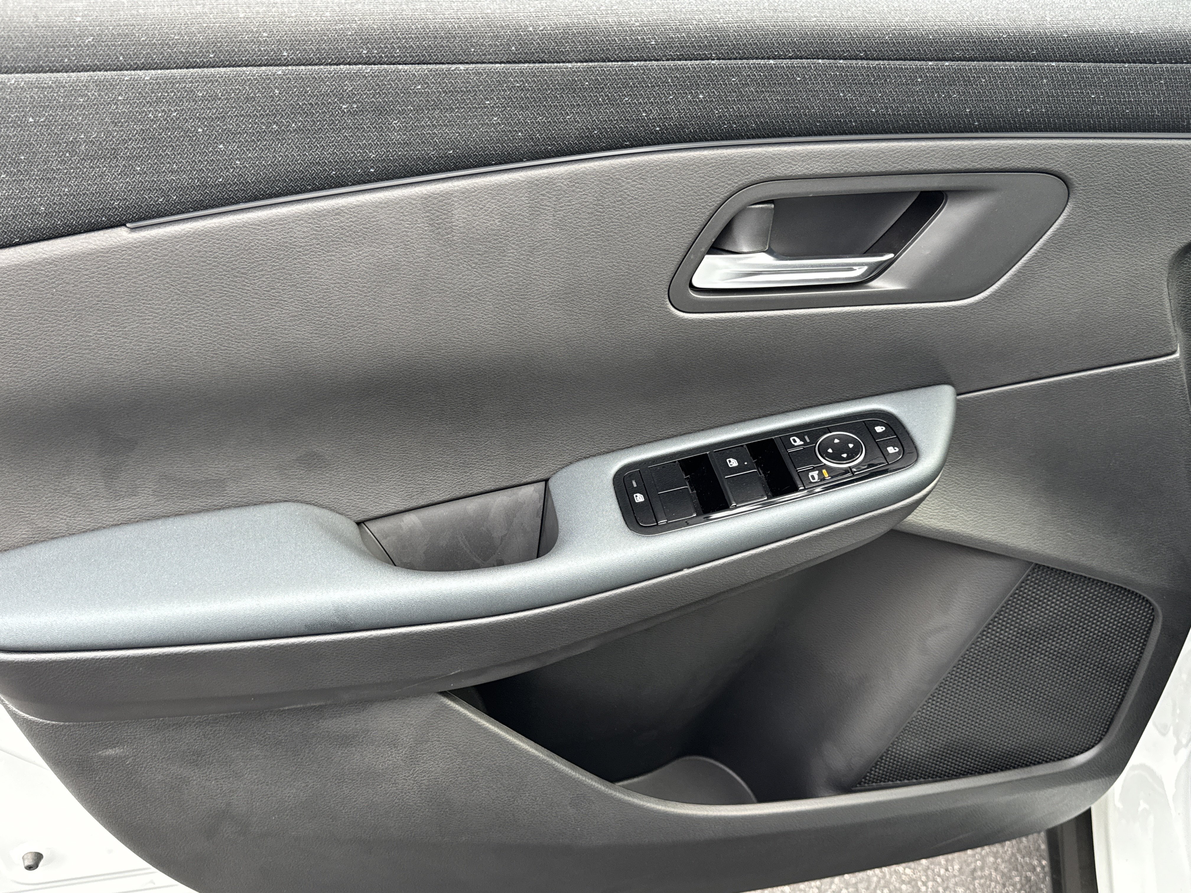 New 2026 Nissan Leaf w/ Floor Mat Package (S+) FWD image 7