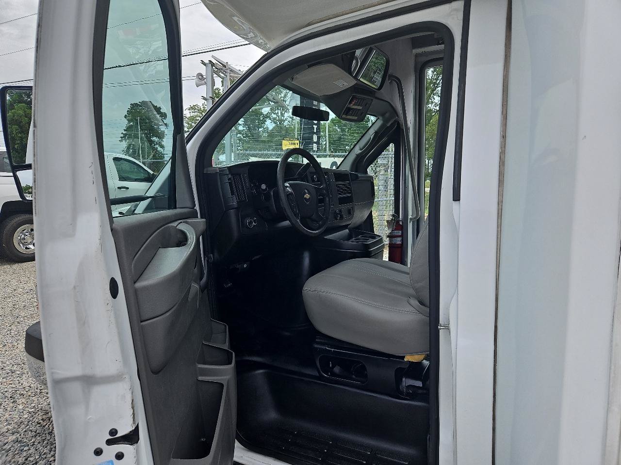 Used 2015 Chevrolet Express 3500 w/ Shuttle Bus Package RWD image 10