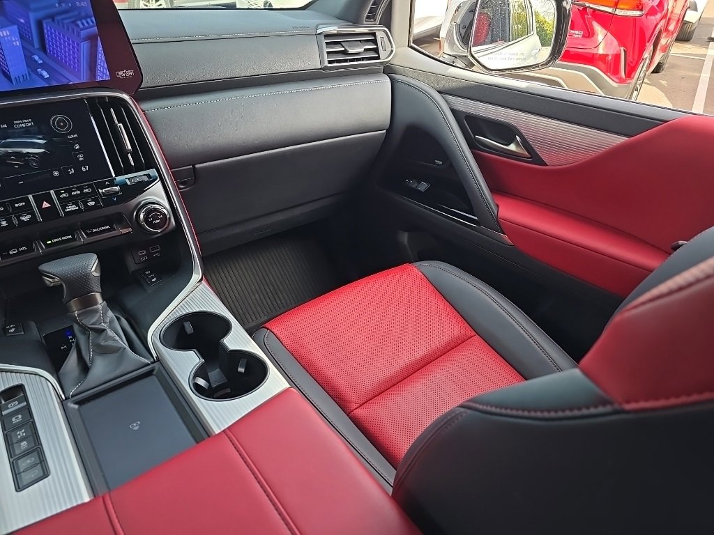 Used 2024 Lexus LX 600 F Sport image 28