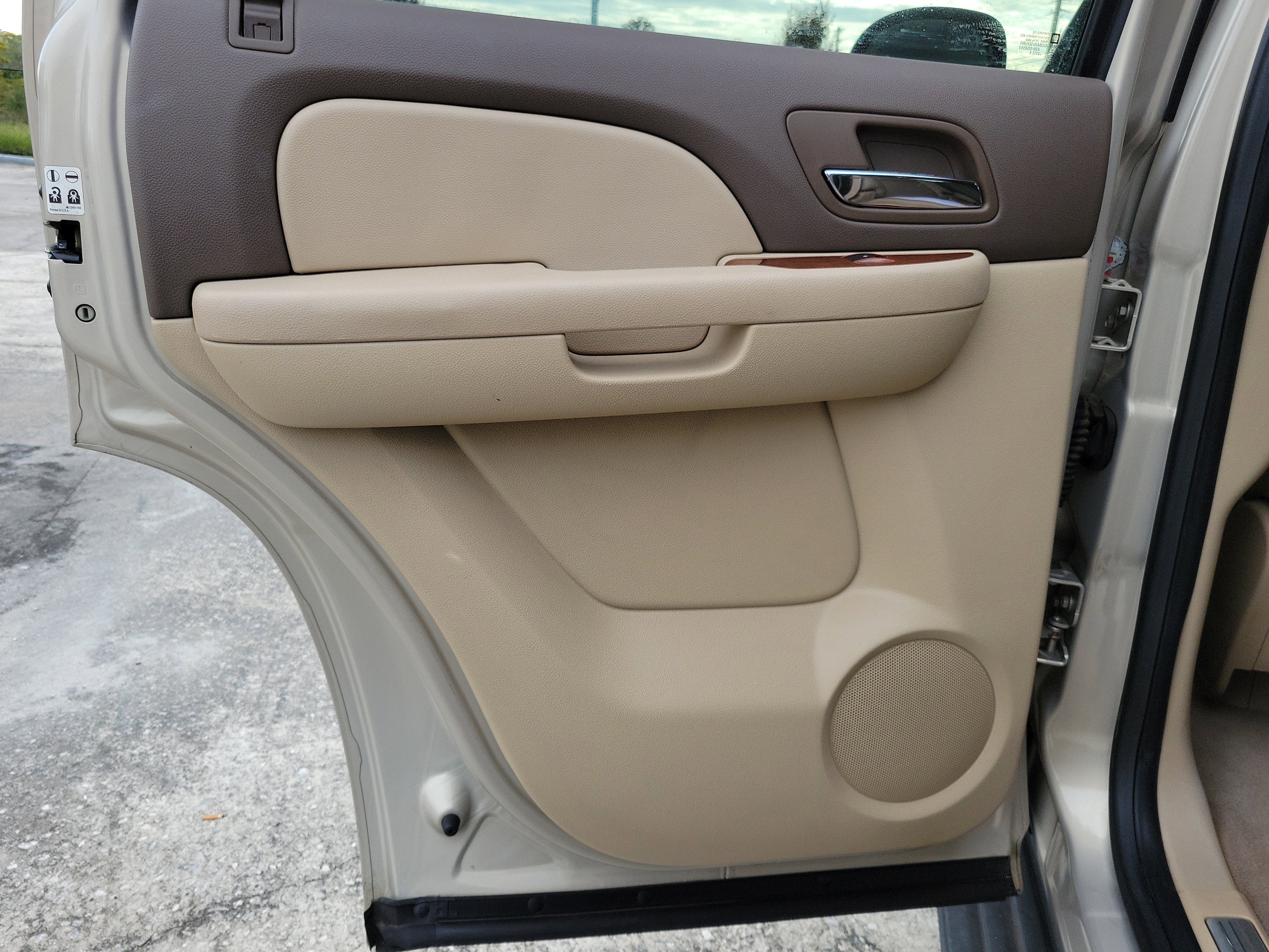 Used 2008 GMC Yukon SLT w/ SLT Preferred Equipment Group image 10