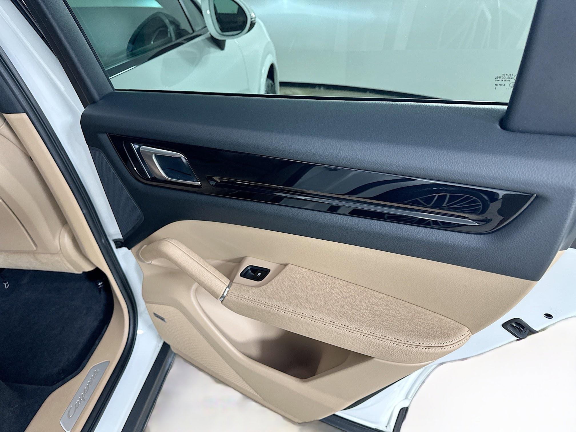 Used 2021 Porsche Cayenne Coupe image 37