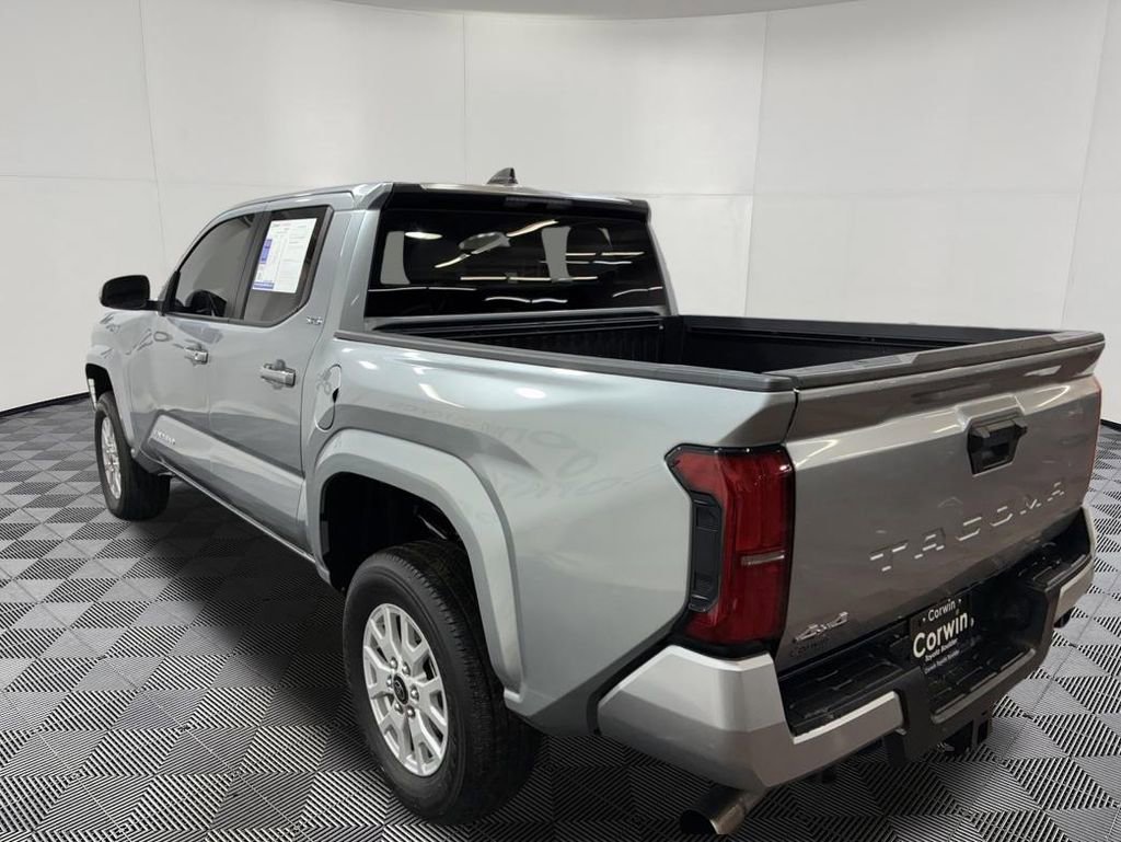 Used 2024 Toyota Tacoma SR5 AWD/4WD image 5