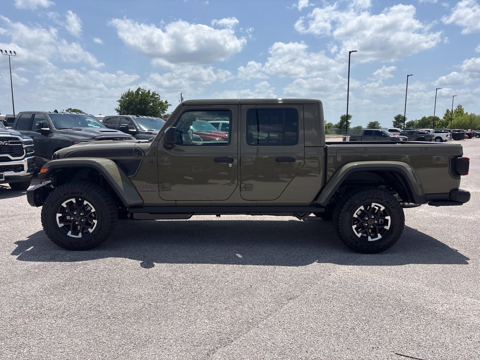 New 2026 Jeep Gladiator Sport AWD/4WD image 2