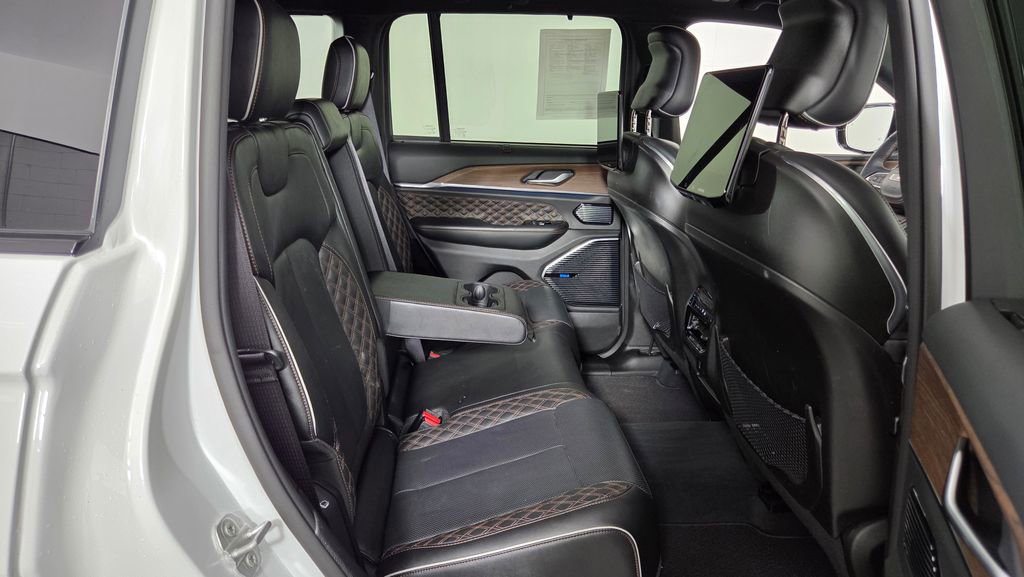 Used 2023 Jeep Grand Cherokee Summit w/ Adv Protech Group IV AWD/4WD image 37