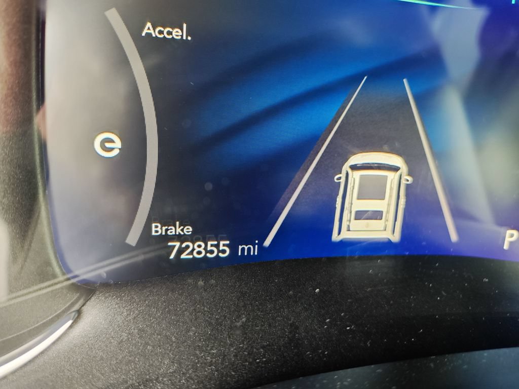 Used 2023 Chrysler Pacifica Touring-L FWD image 19