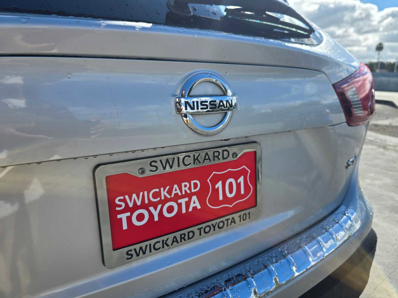 Used 2018 Nissan Rogue Sport SV image 16