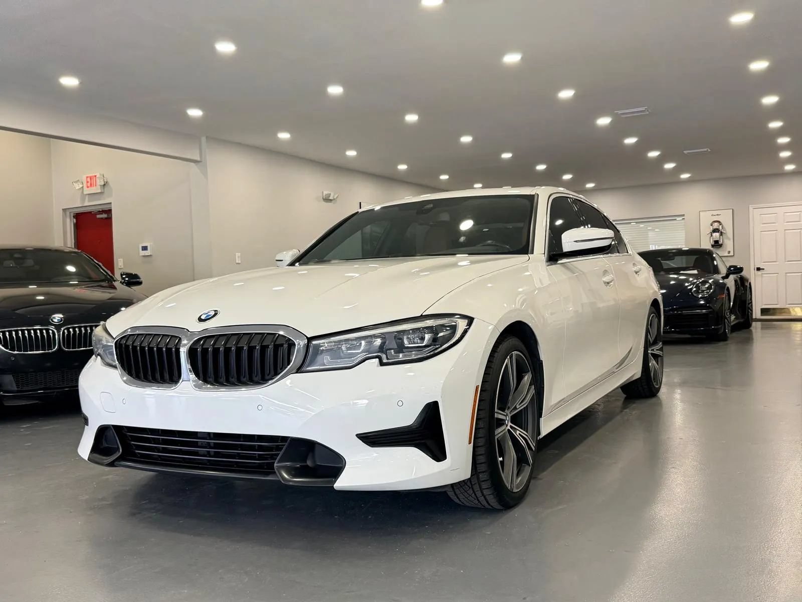 Used 2020 BMW 330i Sedan w/ Convenience Package RWD image 3