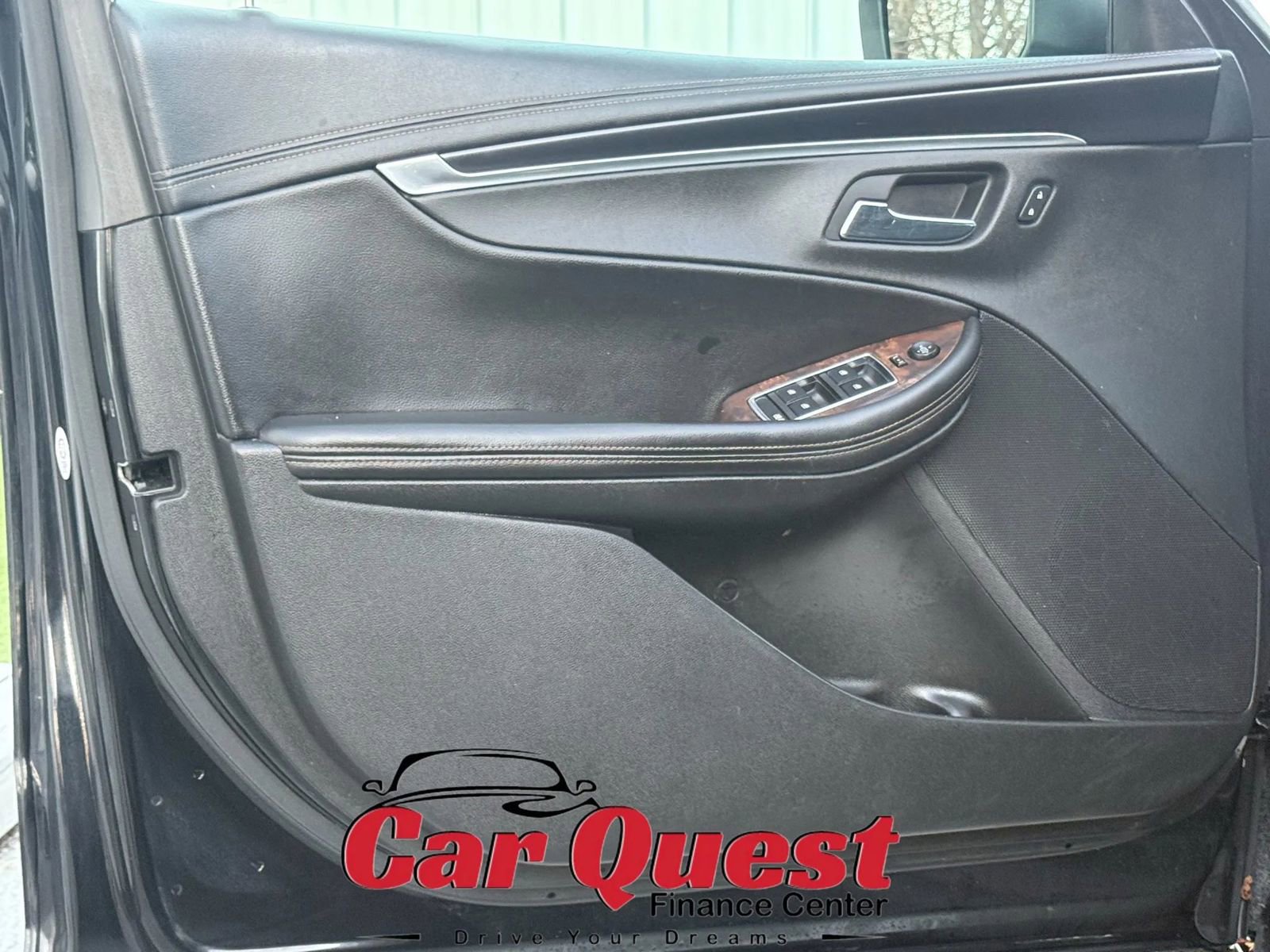 Used 2015 Chevrolet Impala LT w/ Convenience Package image 11